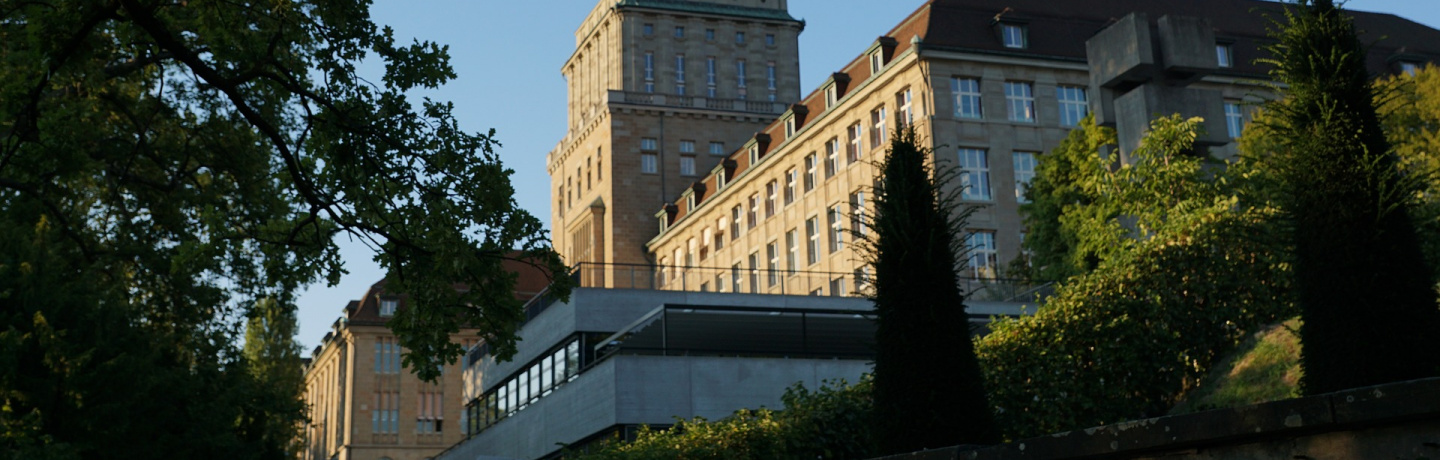 university-933618_1920.jpg 